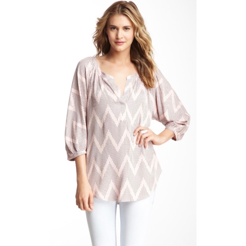 DR2 Daniel Rainn chevron pink top